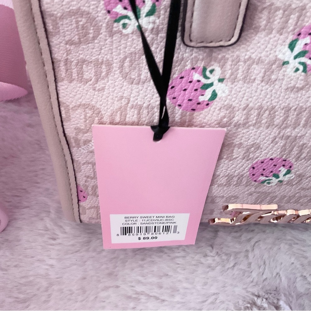 Juicy Couture, Steve Madden spring totes - Picture 3 of 12
